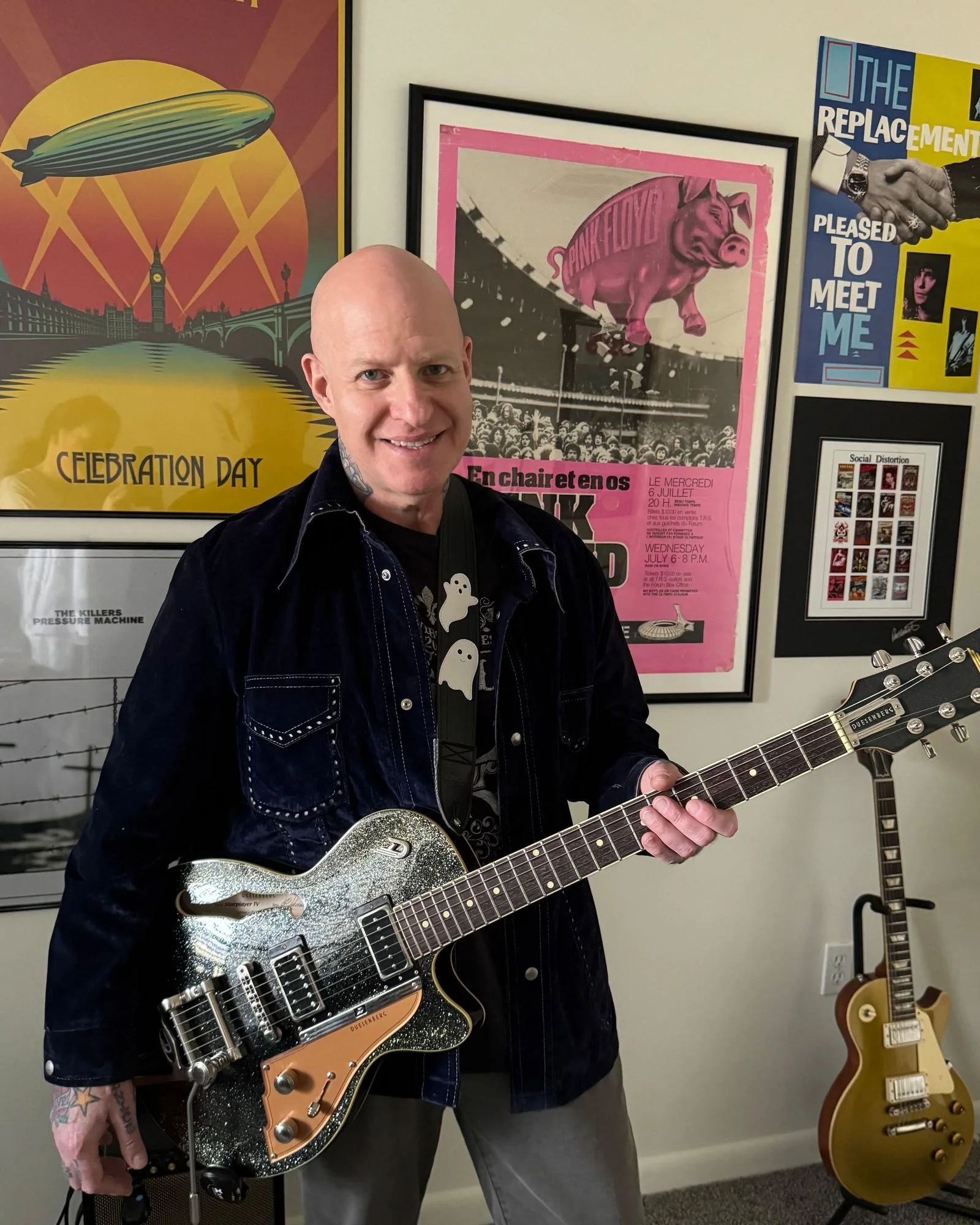 Joel Schantz performing with guitar